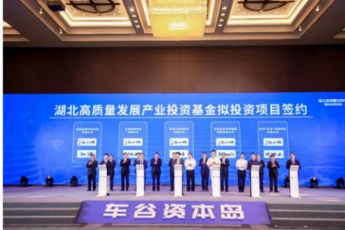 洞酩醬酒 制定洞藏標準 創(chuàng)新發(fā)展模式,引領(lǐng)醬酒投資熱潮